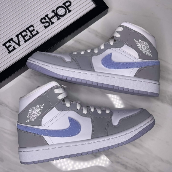 Jordan Retro 1 🤍💙 - Picture 3 of 4